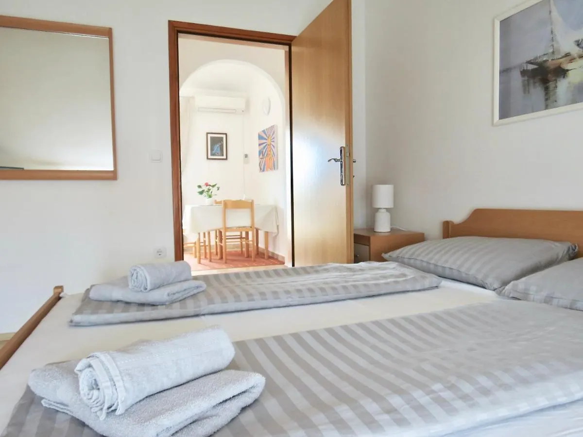 Apartments Ljubica Veilchen Funtana