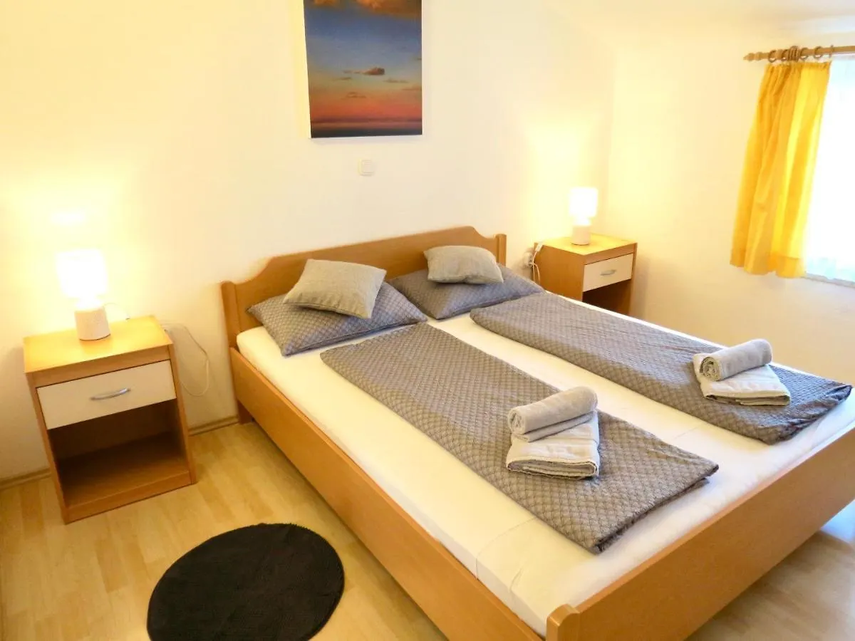 Apartments Ljubica Veilchen Funtana